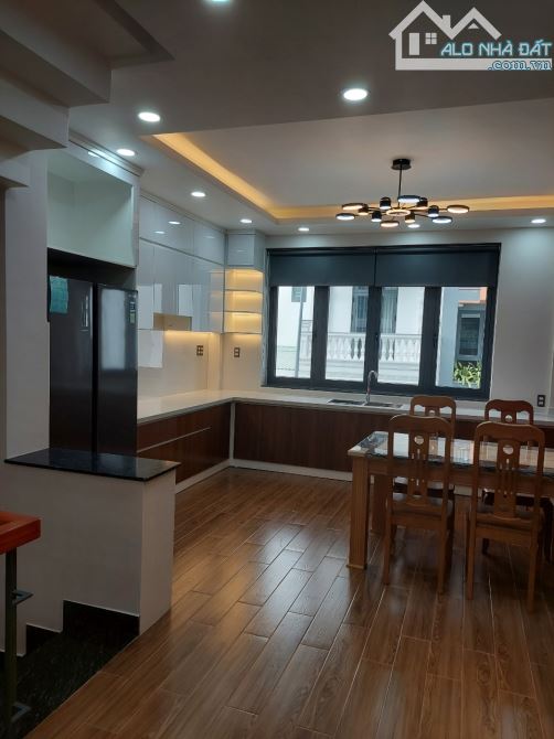 Bán gấp nhà MT Cư Xá Nguyên Hồng ,P.11,BT 4x18 nhà 4T giá 12.5 tỷ - 3
