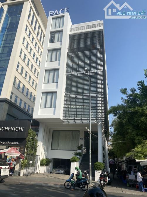 Tòa nhà 2MT Nguyễn Trãi, 8 tầng