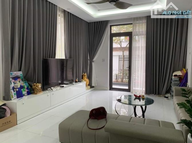 Bán gấp căn biệt thự Phú Lương giáp Văn Phú, 200 m2, 3,5 tầng. - 1