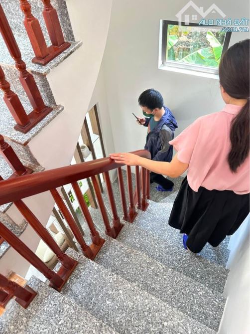 Bán nhà 5 tầng khu phân lô QĐ Hoàng Văn Thái Dt 38m2 Mt 4m Giá 4,5 tỷ - 3