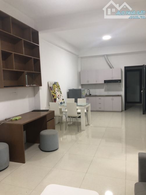 Cho thuê chung cư thang máy mới tinh đầy đủ tiện nghi phố Nguyễn Công Trứ