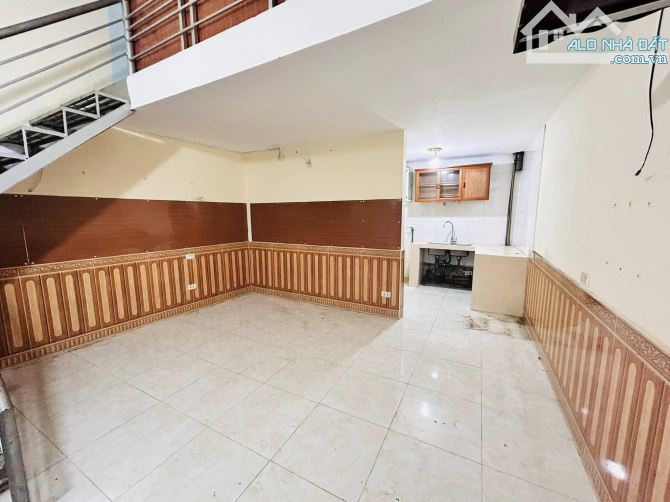 Bán nhà Vĩnh Hưng, Hoàng Mai 30m2 x 2 tầng, nhỉnh 1 tỷ - vị trí đắc địa - full công năng - 1