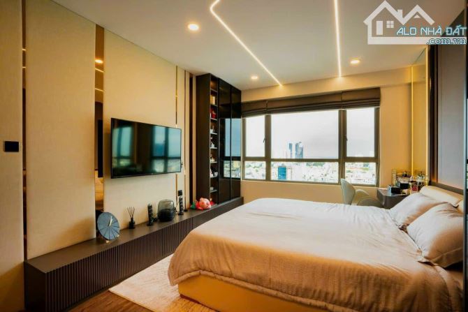 Bán gấp Riviera Point 121m2, 3PN, view cực đẹp, full nội thất cao cấp như hình.