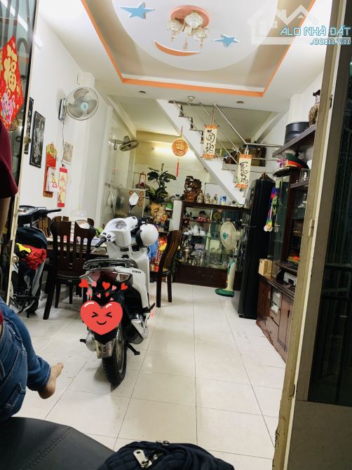 Bán nhà 3 tầng, Quang Trung, Gò Vấp, hẻm 3m, Giá 3.2 tỷ