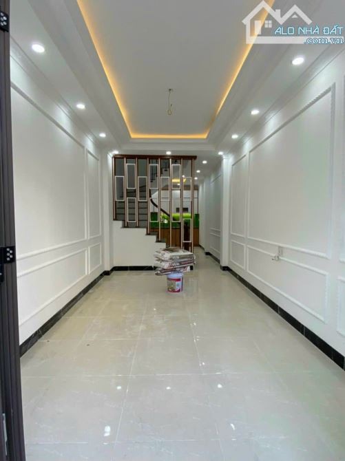 Bán nhà Sài Đồng Long Biên 42m2 4 tầng 3 bước ra hồ Điều Hòa giá 5 tỷ 350 triệu. - 1