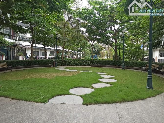 Bán căn liền kề Bình Minh Garden, 5 tầng, đầy đủ nội thất, thang máy, View công viên - Chỉ - 1