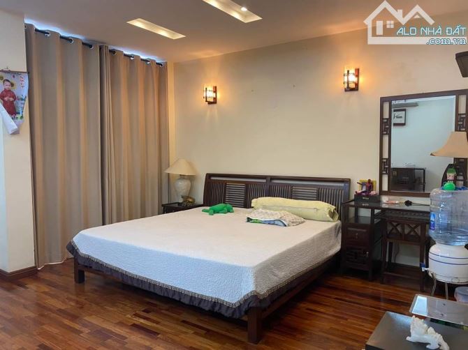 BÁN GẤP NHÀ ĐẸP NGÕ 35 CÁT LINH DT54m MẶT Ô TÔ TIỀN ĐẸP, VỈA HÈ KINH DOANH - 2