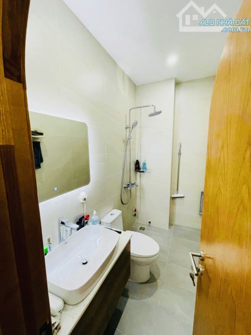 TOÀ NHÀ THÔNG MINH SỬ DỤNG CÔNG NGHỆ 4.0 - CẠNH GOLDVIEW GIÁP Q1 VIEW BẠC TỶ - 8