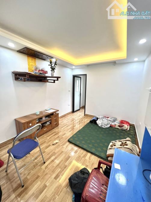 Bán nhà  Lĩnh Nam nhỉnh 1 tỷ - nhà đẹp 3 tầng, trung tâm tiện ích - 1