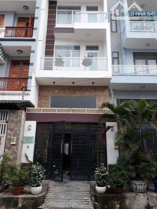 NHÀ HẺM XE TẢI LÊ ĐỨC THỌ ( 4,5*14M) 2 LẦU 4PN-4WC NỘI THẤT CƠ BẢN !!!