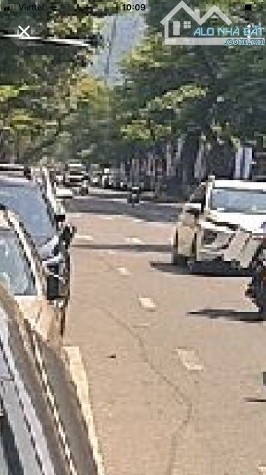 Bán nhà đẹp 3 tầng mặt tiền vị trí đắc địa đường Trần Phú quận Hải Châu TP Đà Nẵng. - 2