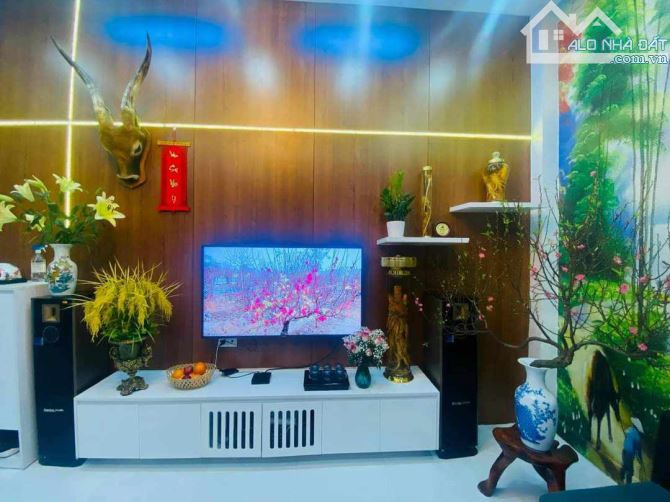 Bán GẤP nhà đẹp HXH gần Lê Văn Khương, Quận 12, 9x10m, 2 tầng, tặng nội thất hơn 4Tỷ - 2