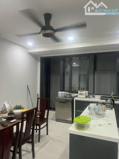 Bán nhà mới, đẹp, hầm, 3 lầu, có thang máy, DT 5x20m, giá 22,5 tỷ, KDC Him Lam, p.Tân Hưng - 4