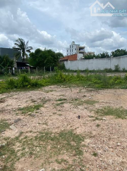 BÁN GẤP ĐẤT 8000M2  - MT NGUYỄN VĂN BỨA - SÁT VÀNH ĐAI 3 - ĐẦU TƯ BẢO LỜI - GIÁ CHỈ 1XX TỶ - 1