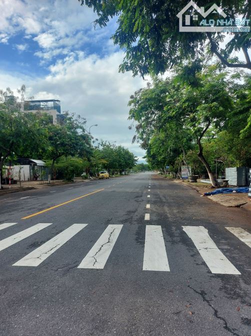 Bán Đất Sơn Trà, Lô Góc, Đường 15m, DT 300m2, MT 12m, Giá Đầu Tư - 2