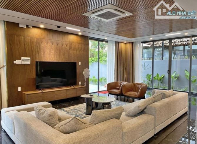 ĐẲNG CẤP NGHỈ DƯỠNG - VILLA cực sang Ngay Lãnh sự quán Hàn Quốc ~ 300m2