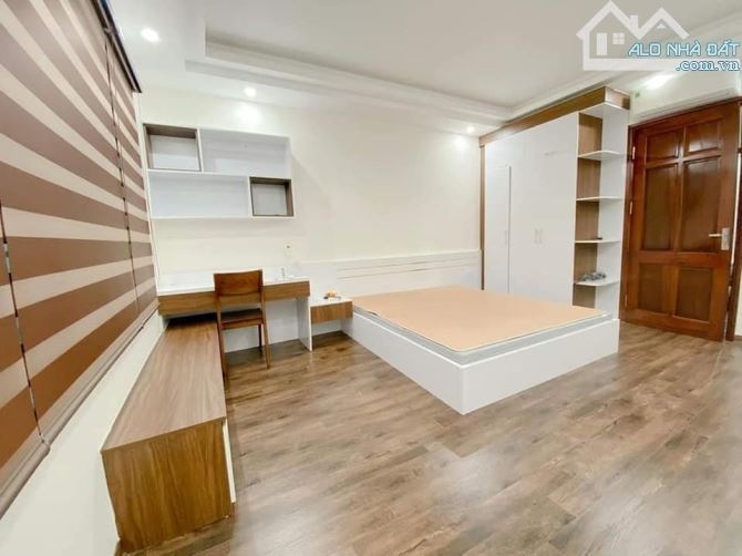 Bán nhà phân lô QĐ Hoàng Văn Thái Dt 38m2 x5 tầng Mt 4m Giá 4,8 tỷ - 2