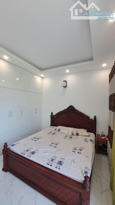 Bán nhà mặt phố mặt tiền rộng giá rẻ quận Hoàn Kiếm - 2