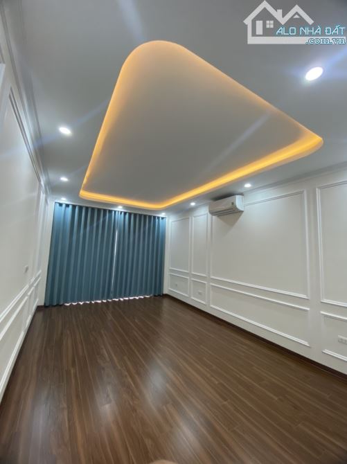 HIẾM! Toà nhà mặt phố Hoàng Văn Thái Thanh Xuân 70m2 8T thang máy 28 tỷ.