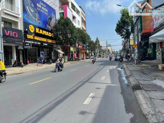 Bán nhà mặt tiền Phạm Văn Thuận,Phường Tân Mai,Biên Hòa,Đồng Nai,diện tích 300m2,giá 15 tỷ