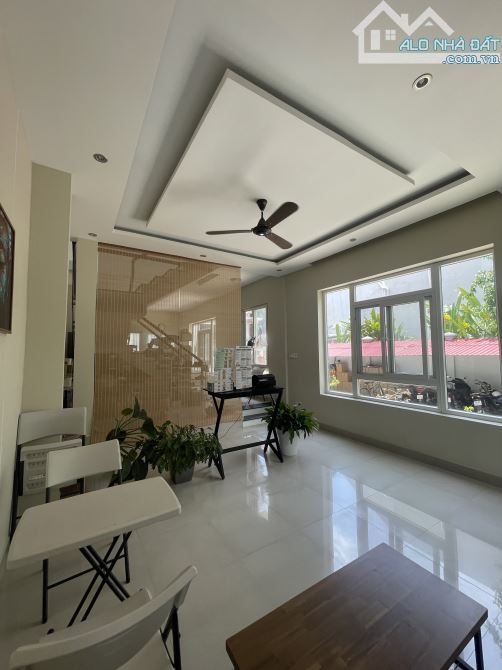 Biệt thự 211Bis Nguyễn Văn Hưởng, khu Thảo Điền, Q2. DT 550m2, giá 130 tỷ - 1