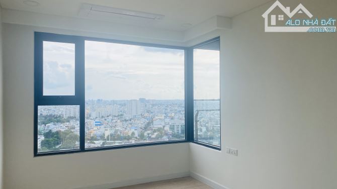 Cho thuê căn 2PN KINGDOM101 có nội thất CB giá 17triệu -78m2 view Đông - 1