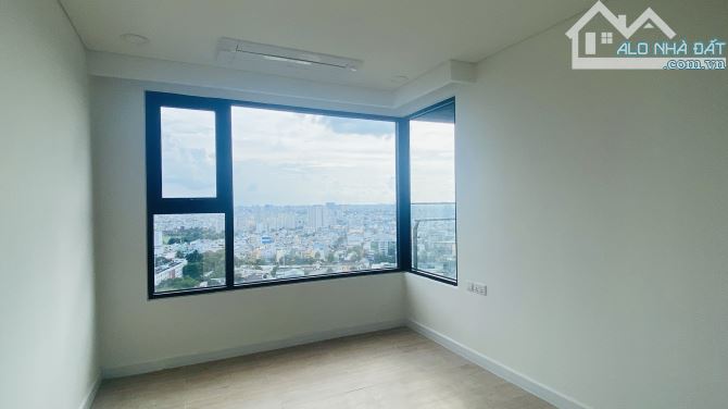 Cho thuê căn 2PN KINGDOM101 có nội thất CB giá 17triệu -78m2 view Đông - 2