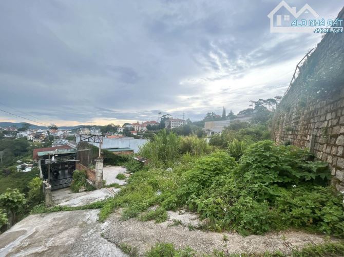 Siêu phẩm Hoàng hoa thám p10 đà lạt  DT thực hơn 200m2 View Đẹp đường ô tô chỉ 6 tỷ 9