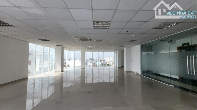 cho thuê văn phòng đường Ung Văn Khiêm Phường 25 Quận Bình Thạnh DT 130m2 giá 30 triệu/th
