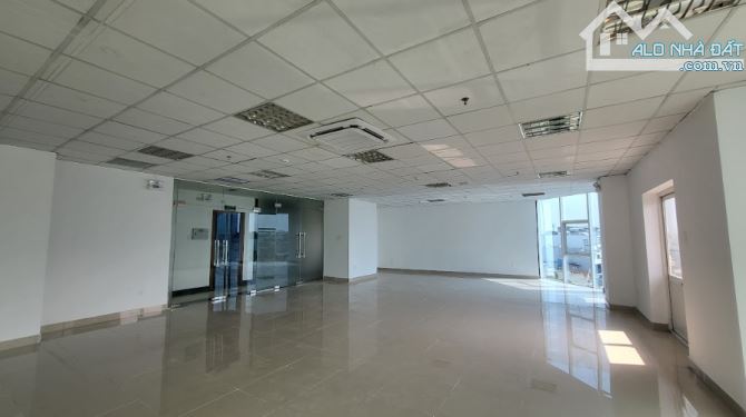 cho thuê văn phòng đường Ung Văn Khiêm Phường 25 Quận Bình Thạnh DT 130m2 giá 30 triệu/th - 1