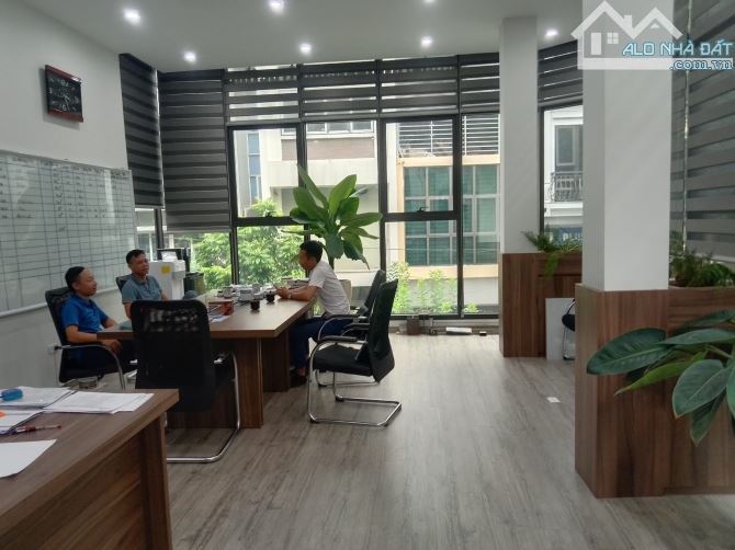 ⚜️ Bán Tòa Văn Phòng Mặt Phố Trần Xuân Soạn, Hai Bà Trưng, 121m2 9T MT 4.5m, Chỉ 79.5 Tỷ - 2