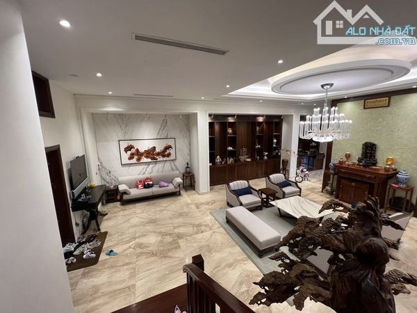 ⚜️ Bán Biệt Thự Phố Tô Ngọc Vân, Tây Hồ, 430m2 4T MT 20m, Chỉ 145 Tỷ ⚜️
