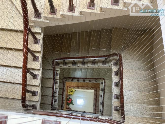 cần bán gấp nhà mặt phố chiến thắng hà đông  68m 5 tầng giá 16 tỷ. - 2
