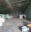Cho thuê 400m và 700m Kho Xưởng tại lĩnh nam Hà Nội.  kho cao 9m xe containr vào kho