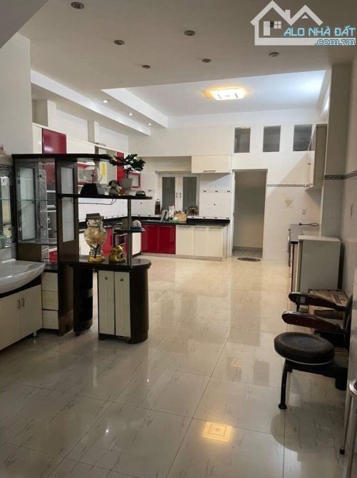 Nhà đẹp 4 tầng mặt tiền kinh doanh Lâm Văn Bền, Ngang 5x23m nở hậu, giá 23 tỷ