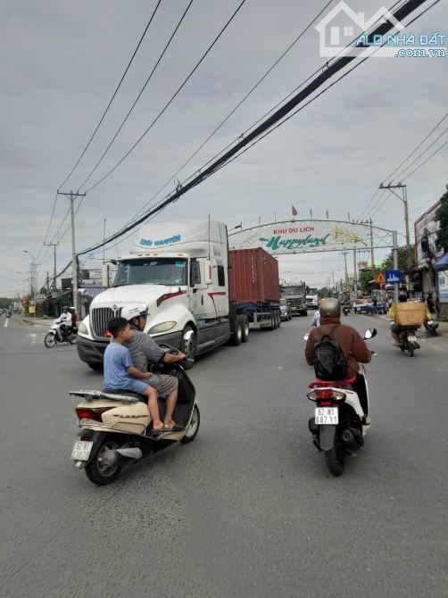 1005m2 đất nghĩ dưỡng view kênh có 200m2 thổ cư , 2 tỷ