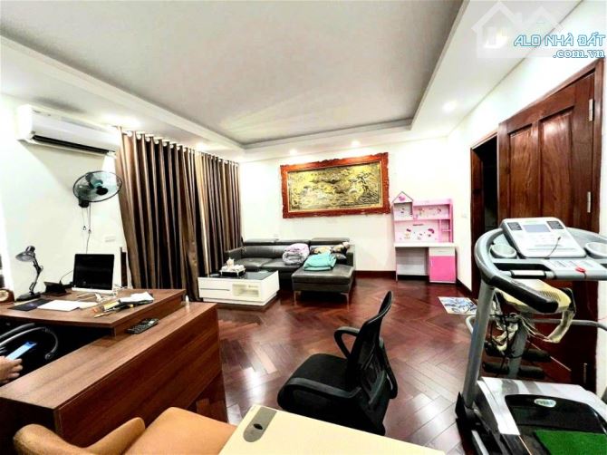 Bán nhà phân lô ngõ 2 Giảng Võ 61m2, xây 5 tầng, mặt tiền 5,6m, view vườn hoa, Giá 29 tỷ - 1