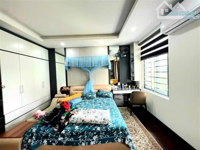 Bán nhà phân lô ngõ 2 Giảng Võ 61m2, xây 5 tầng, mặt tiền 5,6m, view vườn hoa, Giá 29 tỷ - 3
