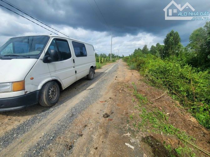 1005m2 đất nghĩ dưỡng view kênh có 200m2 thổ cư , 2 tỷ - 6