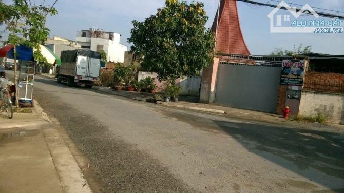 Bán gấp xưởng mặt tiền nhựa, gần nguyễn ảnh thủ, đường xe container