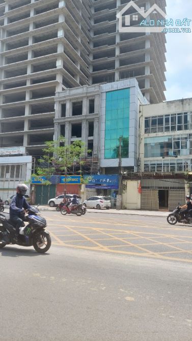 Bán tòa nhà mặt phố Láng Hạ. Dt 175m2, mặt tiền 8,3m. Xây 6 tầng. KD cực kỳ sầm uất. - 1