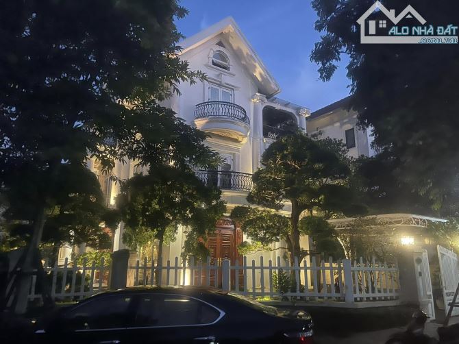 BÁN BIỆT THỰ PHỐ TRUNG KÍNH 95 TỶ 330m2 7T MT 30m  LÔ GÓC  VỈA HÈ KINH DOANH THANG MÁY Ô T - 2