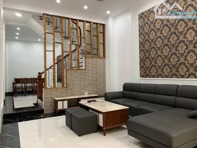 Bán nhà Ngõ chợ Tân Mai Dt 30m2 x5 tầng Giá 4,1 tỷ Ô tô đỗ cửa - 2