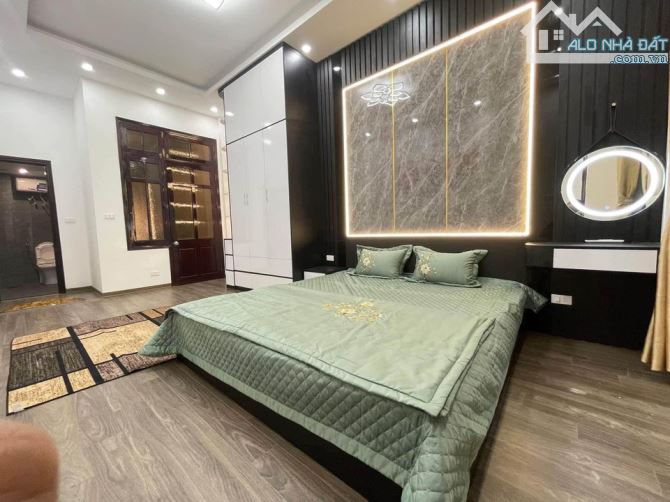 Bán nhà Đường Láng gần ĐH Ngoại thương, GTVT Dt 40m2 x4 tầng Mt 4m Giá 5,8 tỷ - 4