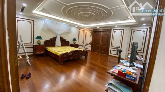 BÁN BIỆT THỰ PHỐ TRUNG KÍNH 95 TỶ 330m2 7T MT 30m  LÔ GÓC  VỈA HÈ KINH DOANH THANG MÁY Ô T - 7