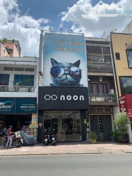 Cần bán GẤP nhà mặt phố 5 tầng 4x18m ngay khu chợ Tân Định, đường Nguyễn Hữu Cầu Q1