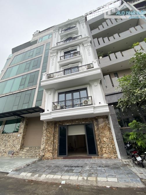 Cho thuê nhà đường Nguyễn Trãi, Thanh Xuân, HN. DT 90m, 6 tầng thông sàn có thang máy, nhà