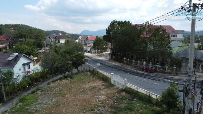Bán lô đât 3 mặt tiền đường Khe Sanh view rừng thông bao quát thành phố Đà Lạt