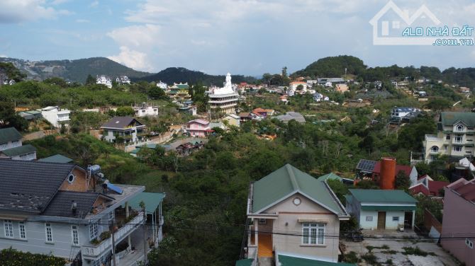 Bán lô đât 3 mặt tiền đường Khe Sanh view rừng thông bao quát thành phố Đà Lạt - 2