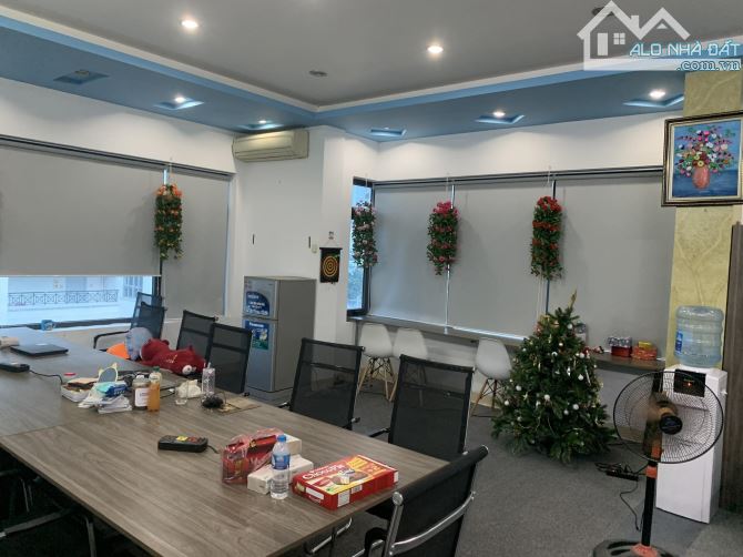 CHO THUÊ VĂN PHÒng Trần Quốc Hoàn- Hoàng Quốc Việt DT 60M2 Full NỘI THẤT GÍA CHỈ 9.5tr/th. - 1
